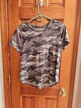 Old Navy Women’s Short-Sleeve Camo Tee